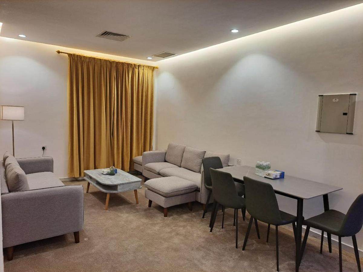 Golden Dahlia Fintas Aparthotel Kuwait City ภายนอก รูปภาพ