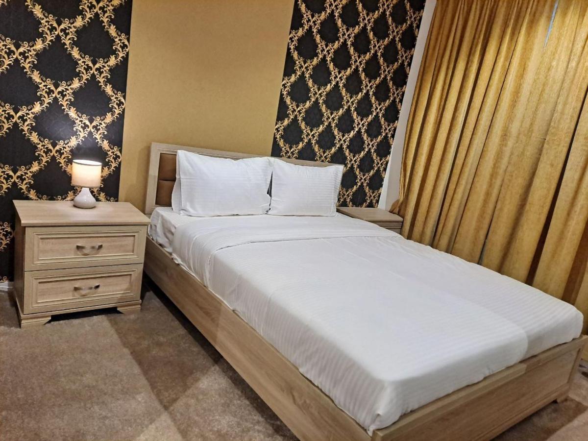 Golden Dahlia Fintas Aparthotel Kuwait City ภายนอก รูปภาพ