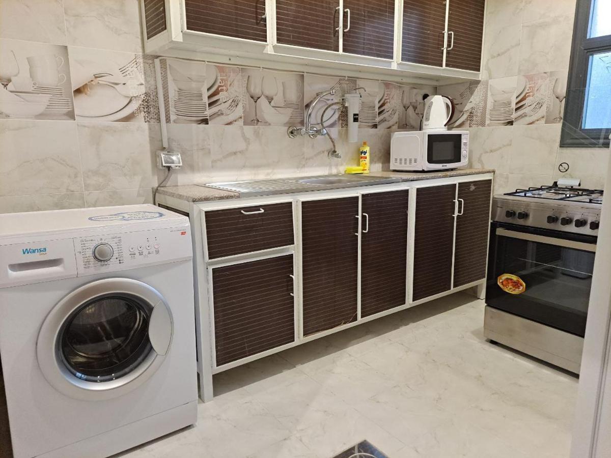 Golden Dahlia Fintas Aparthotel Kuwait City ภายนอก รูปภาพ