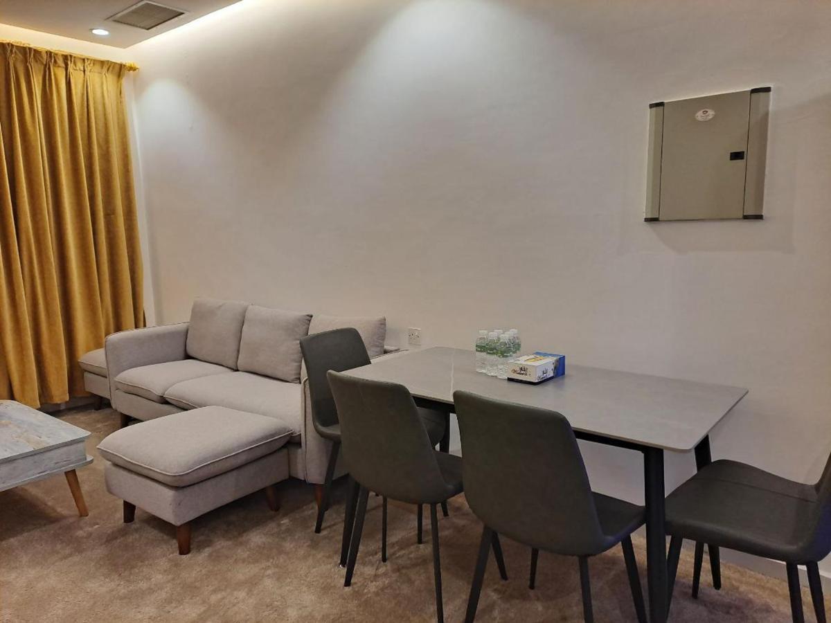 Golden Dahlia Fintas Aparthotel Kuwait City ภายนอก รูปภาพ