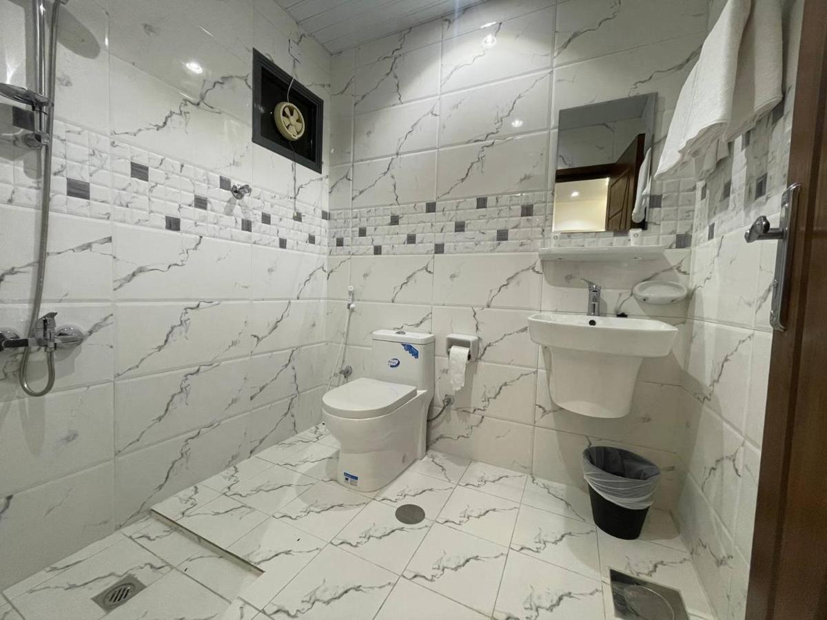 Golden Dahlia Fintas Aparthotel Kuwait City ภายนอก รูปภาพ