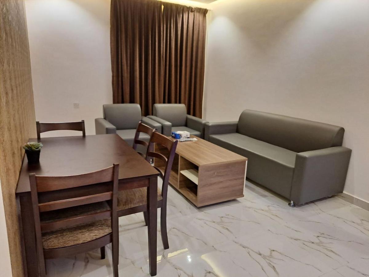 Golden Dahlia Fintas Aparthotel Kuwait City ภายนอก รูปภาพ
