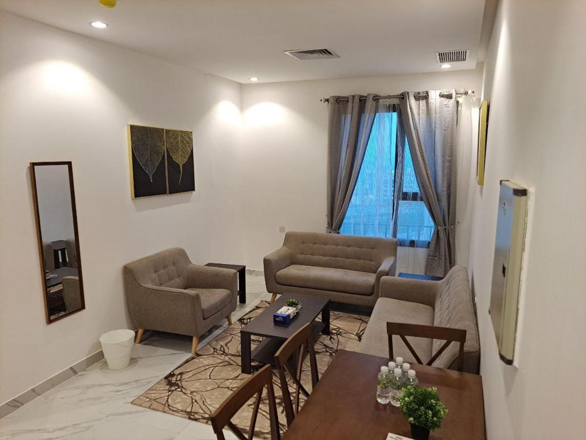 Golden Dahlia Fintas Aparthotel Kuwait City ภายนอก รูปภาพ
