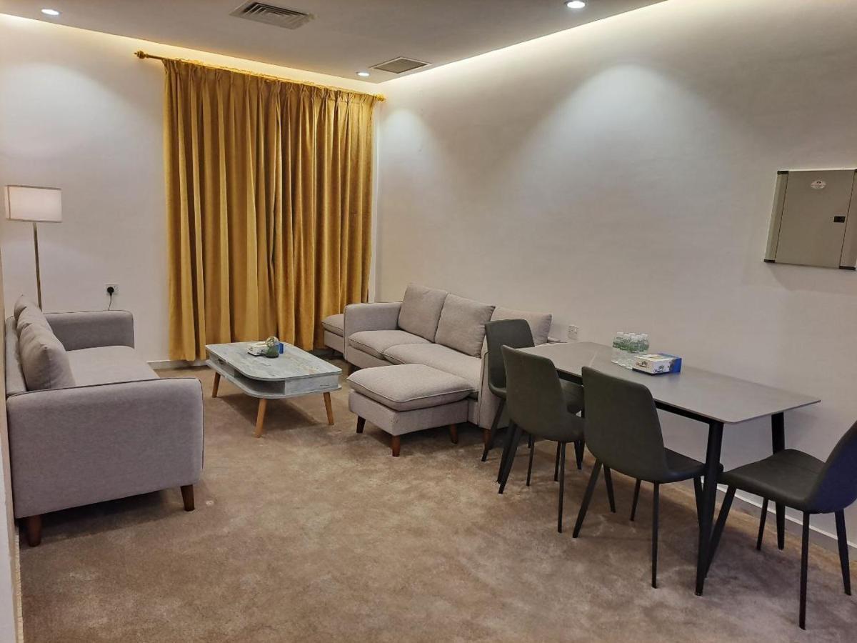 Golden Dahlia Fintas Aparthotel Kuwait City ภายนอก รูปภาพ