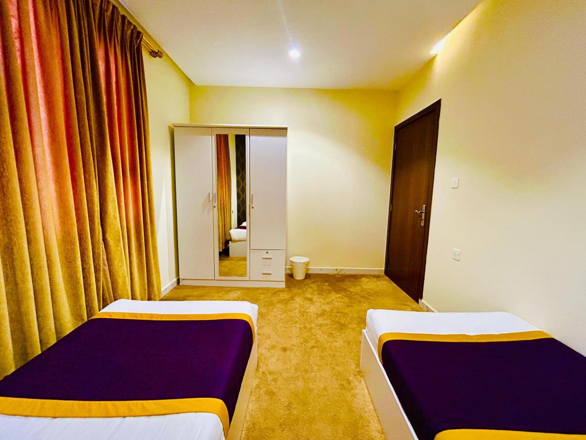 Golden Dahlia Fintas Aparthotel Kuwait City ภายนอก รูปภาพ