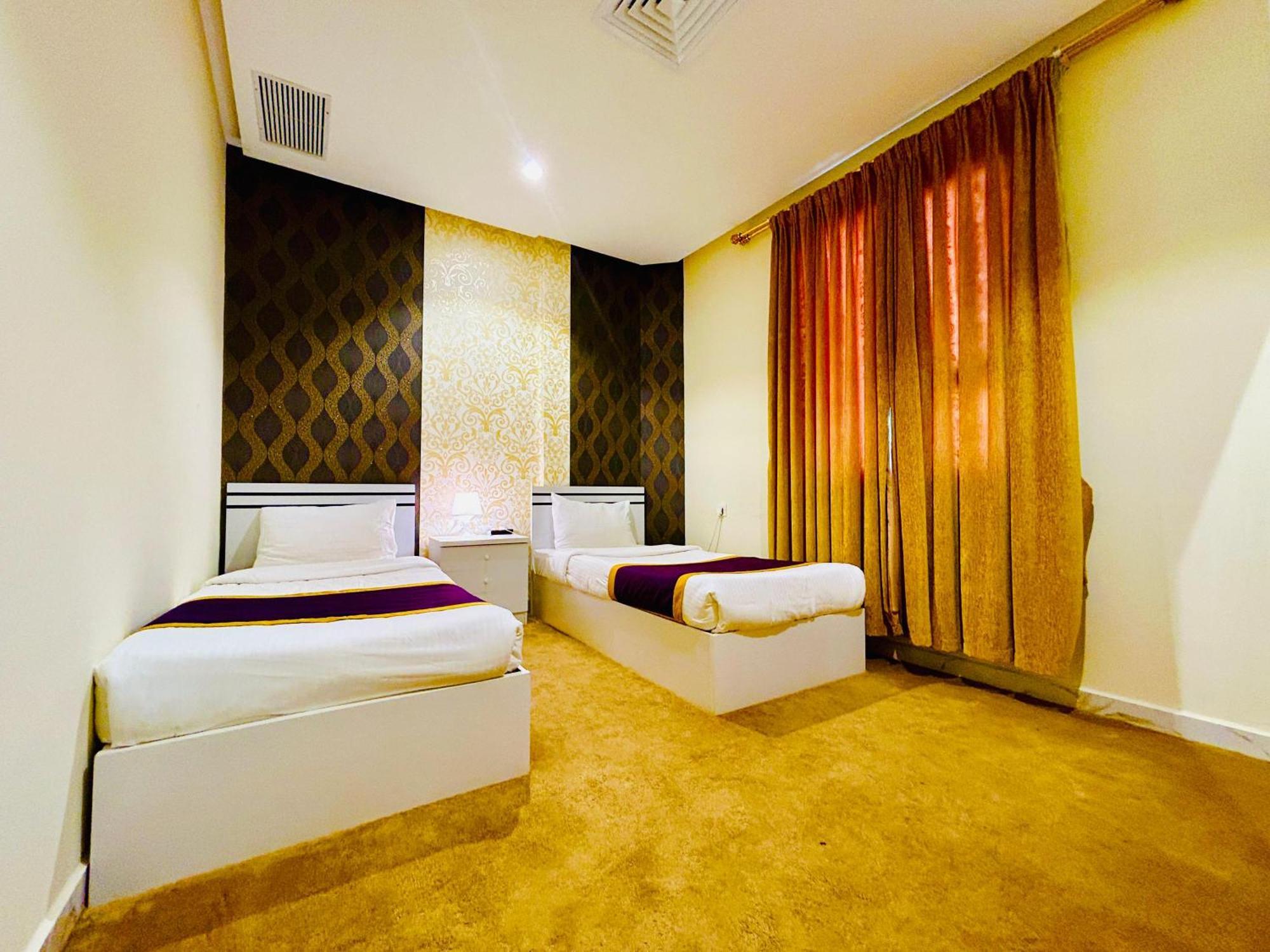 Golden Dahlia Fintas Aparthotel Kuwait City ภายนอก รูปภาพ
