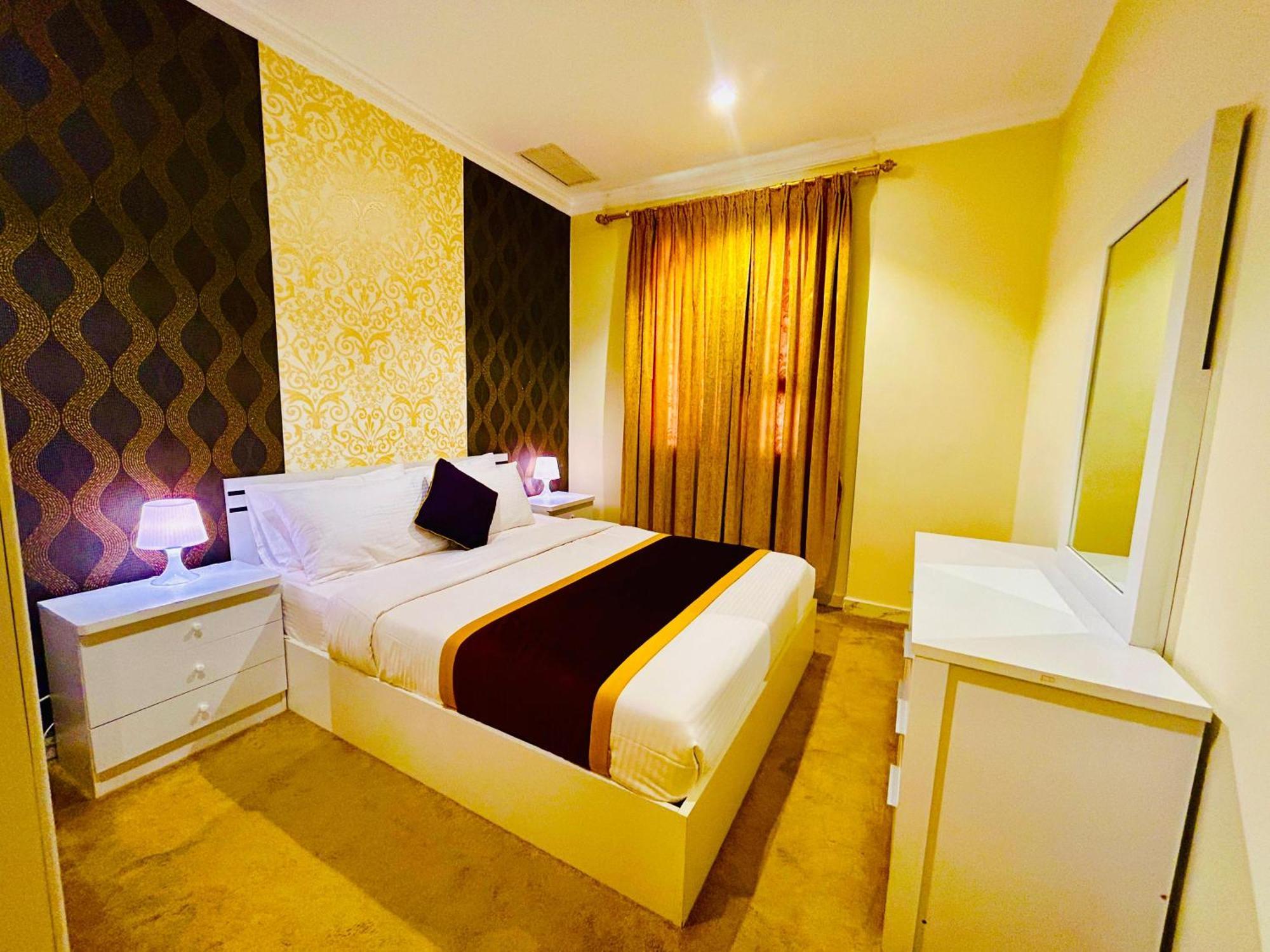 Golden Dahlia Fintas Aparthotel Kuwait City ภายนอก รูปภาพ