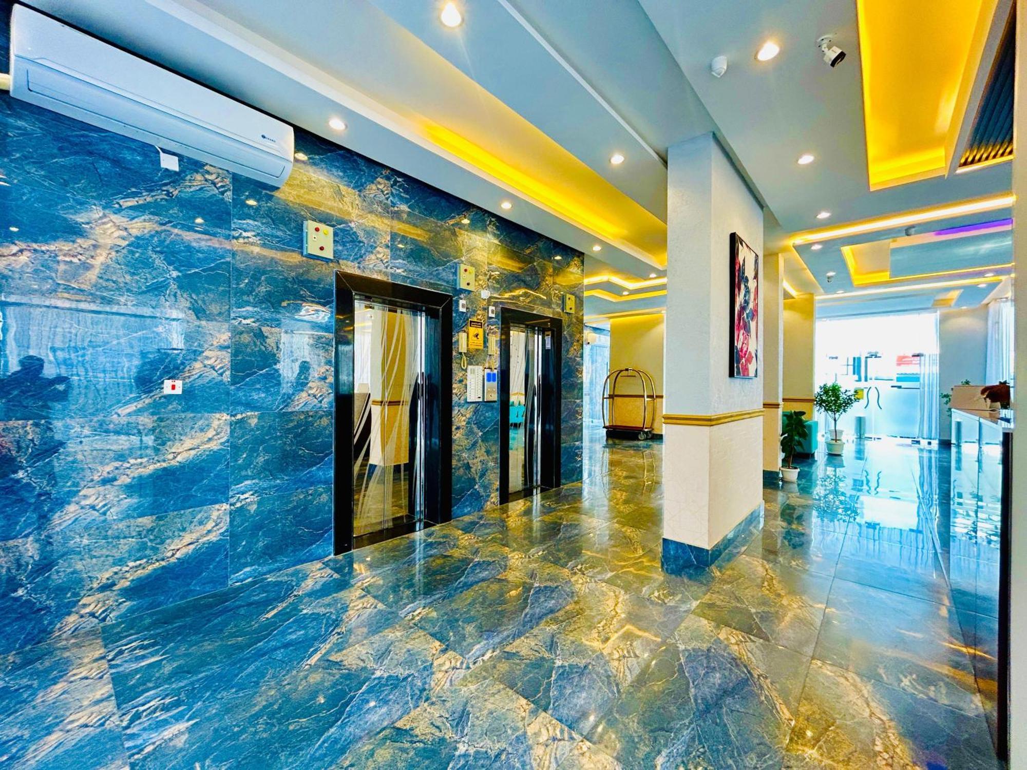 Golden Dahlia Fintas Aparthotel Kuwait City ภายนอก รูปภาพ