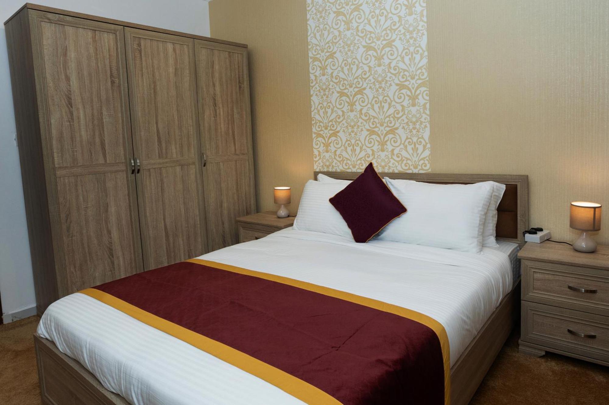 Golden Dahlia Fintas Aparthotel Kuwait City ภายนอก รูปภาพ
